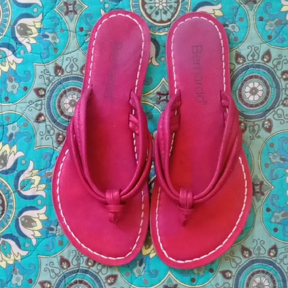 Bernardo Pink Knot-Detail Leather Flip Flop Sandals